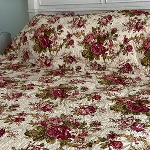 Waverly Rose and Olive Floral Quilt